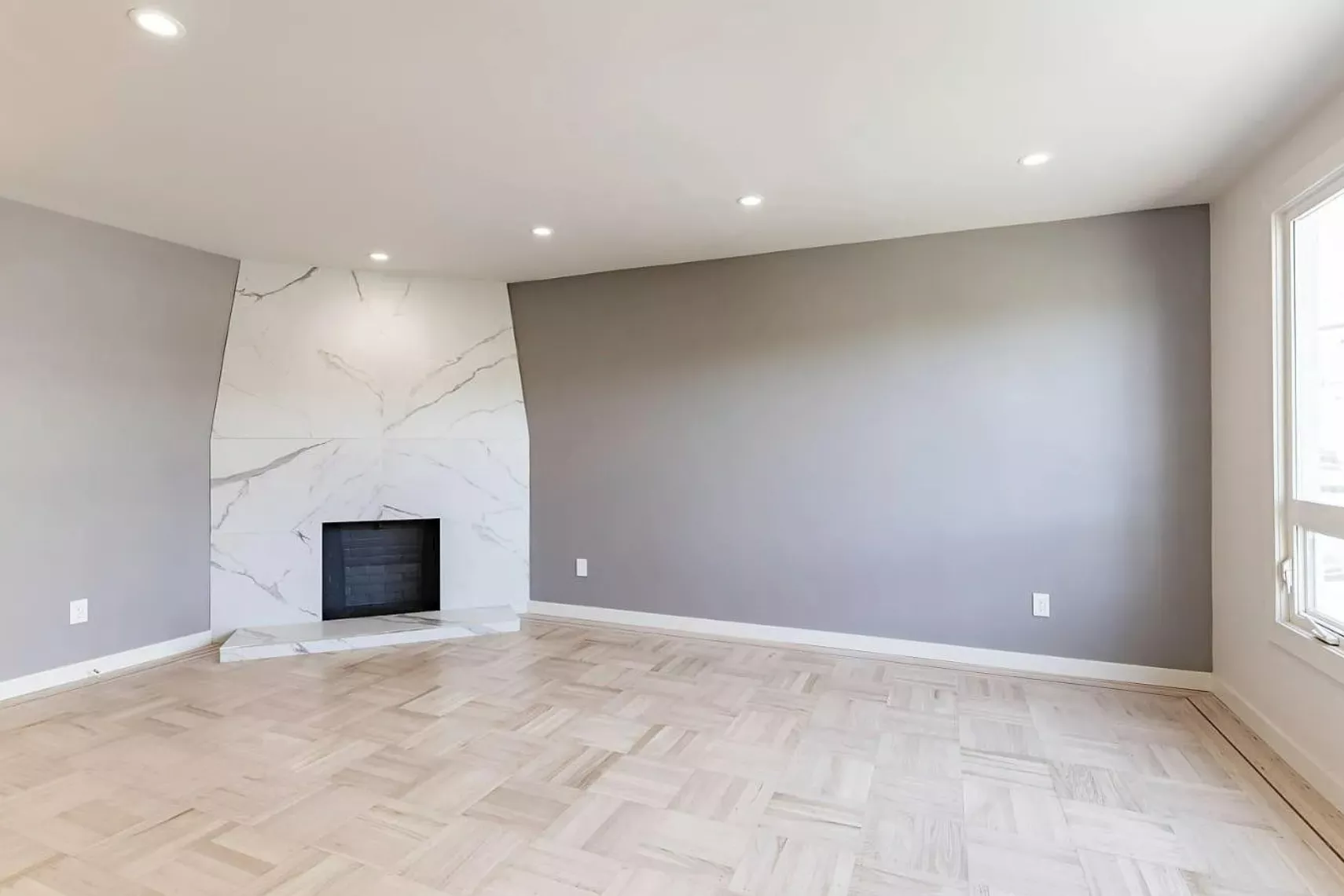 before image of an ai virtually staged room